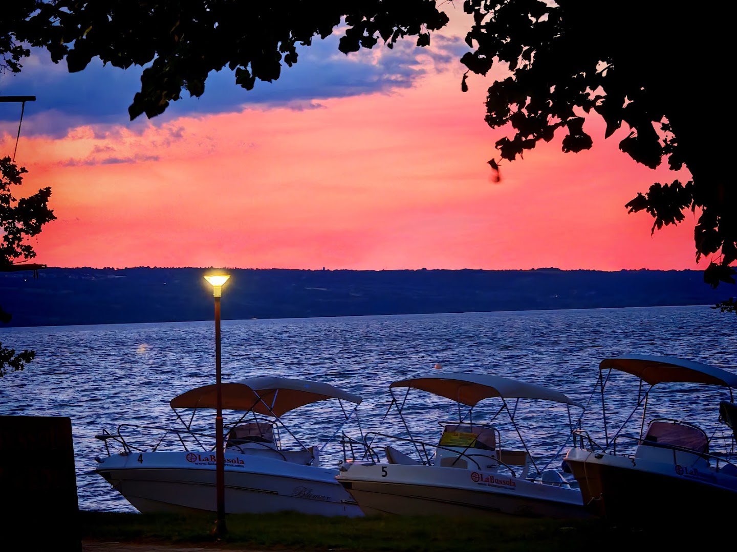 Bolsena Rent Boats La Bussola noleggio barche spiaggia attrezzata