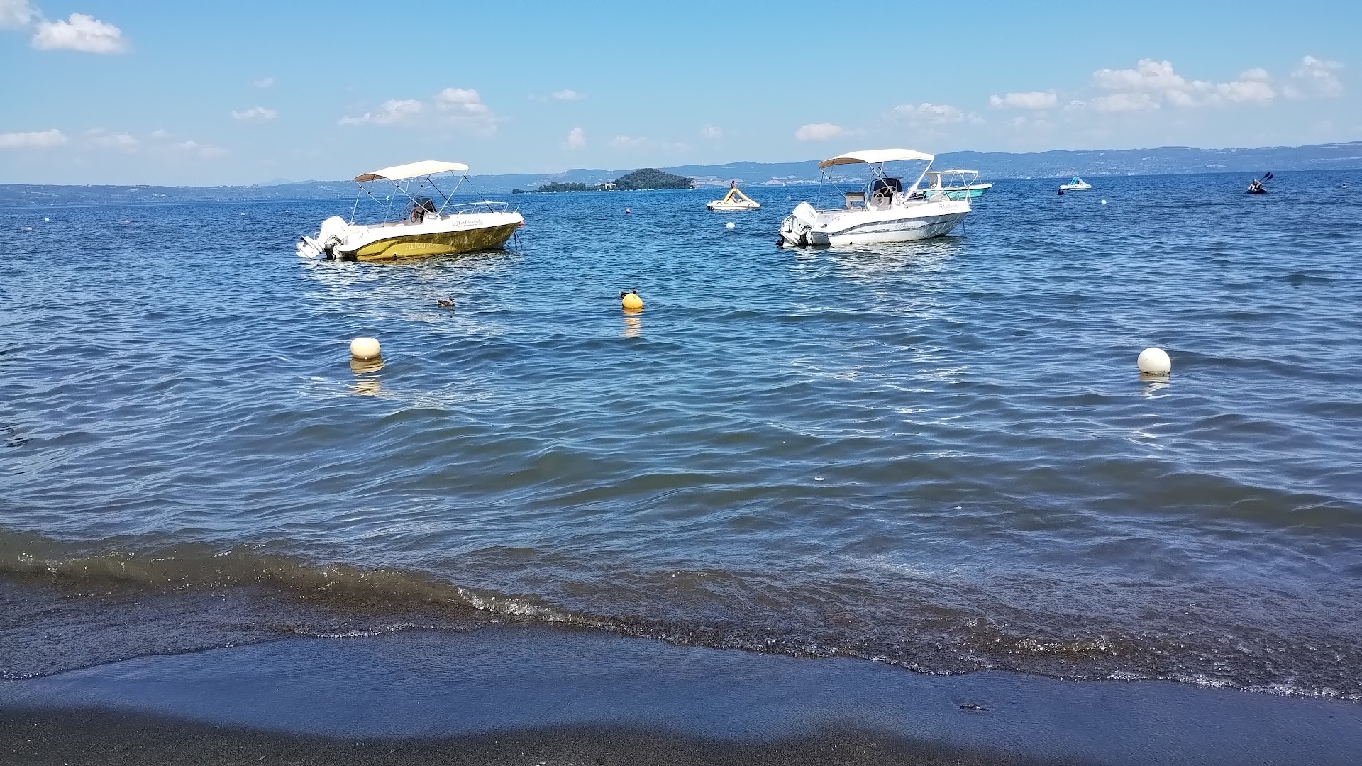 Bolsena Rent Boats La Bussola noleggio barche spiaggia attrezzata