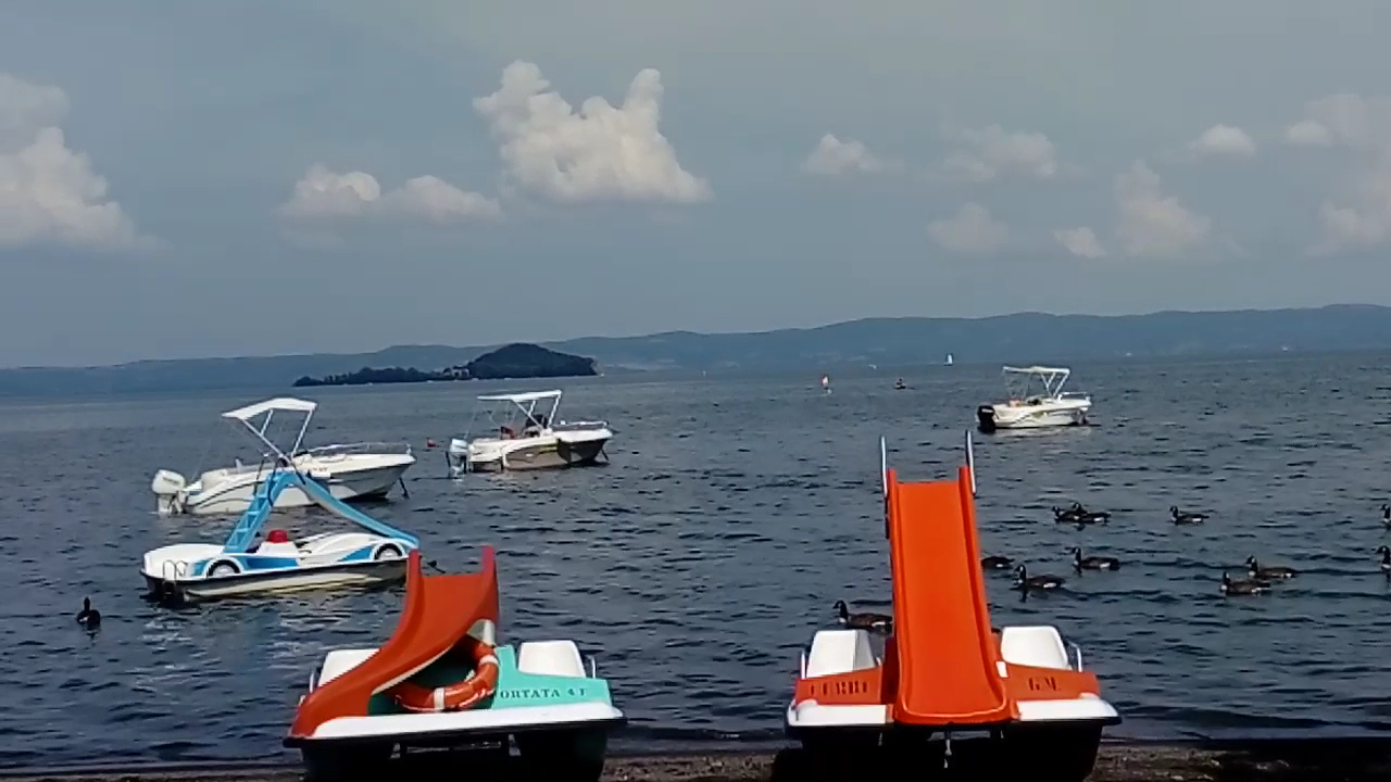 Bolsena Rent Boats La Bussola noleggio barche spiaggia attrezzata