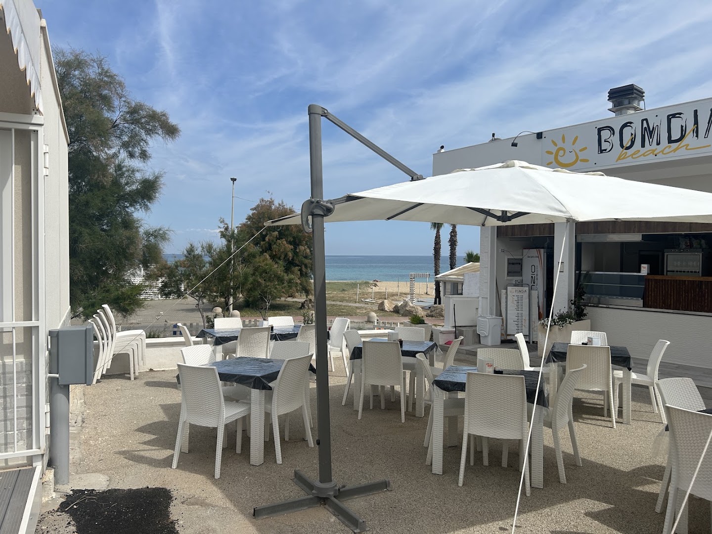 BOMDIA BEACH - Food-Bar