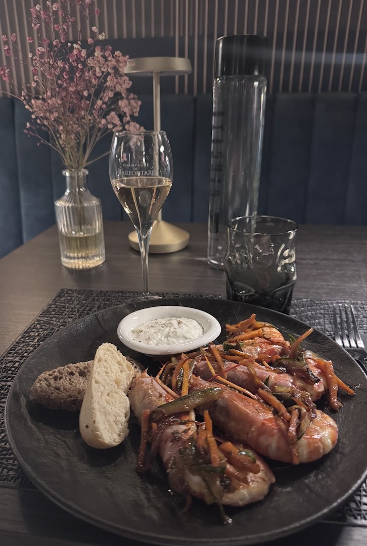 Bon Ton Lounge Bar