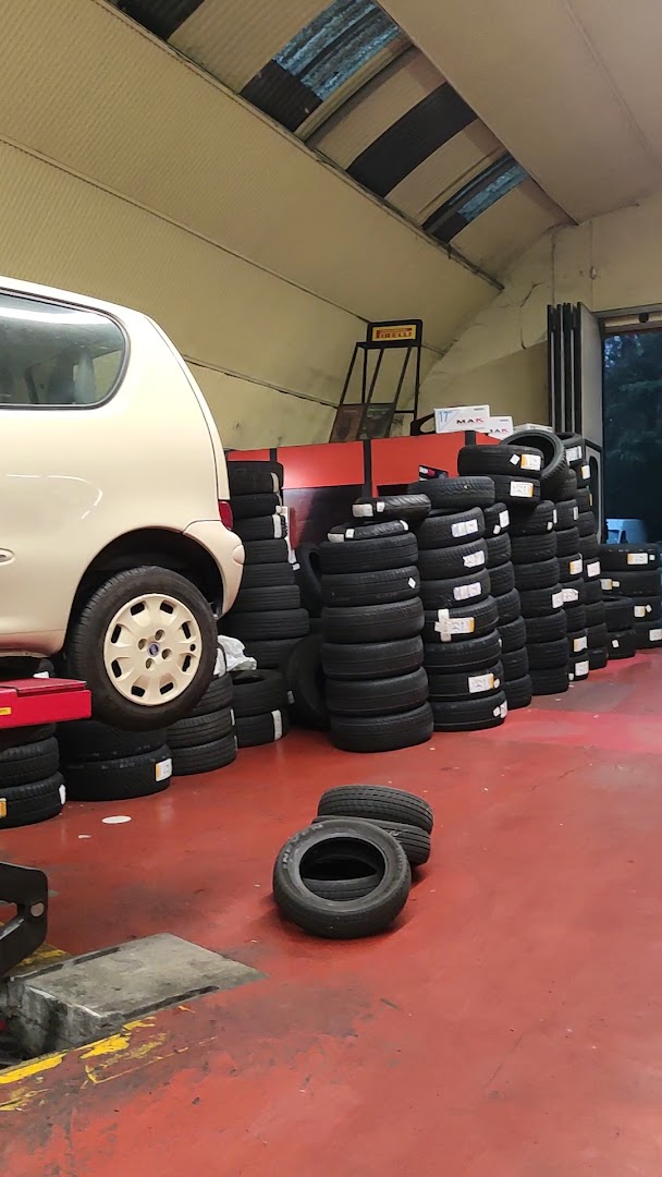 BONACINI PNEUMATICI - Driver Center Pirelli REGGIO EMILIA
