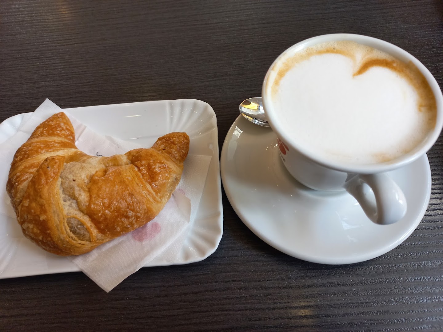 Bonjour Cafe