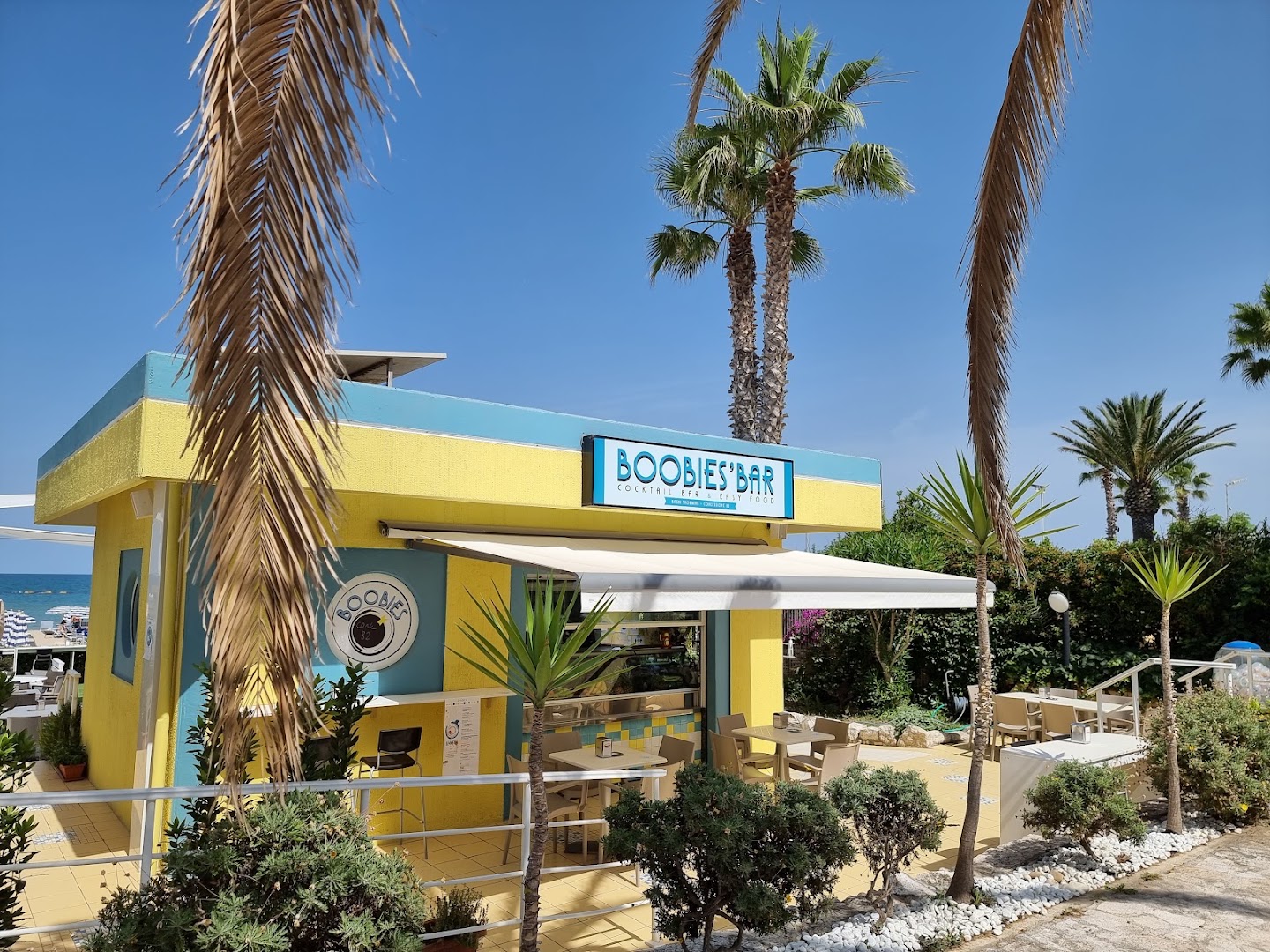 Boobies Bar