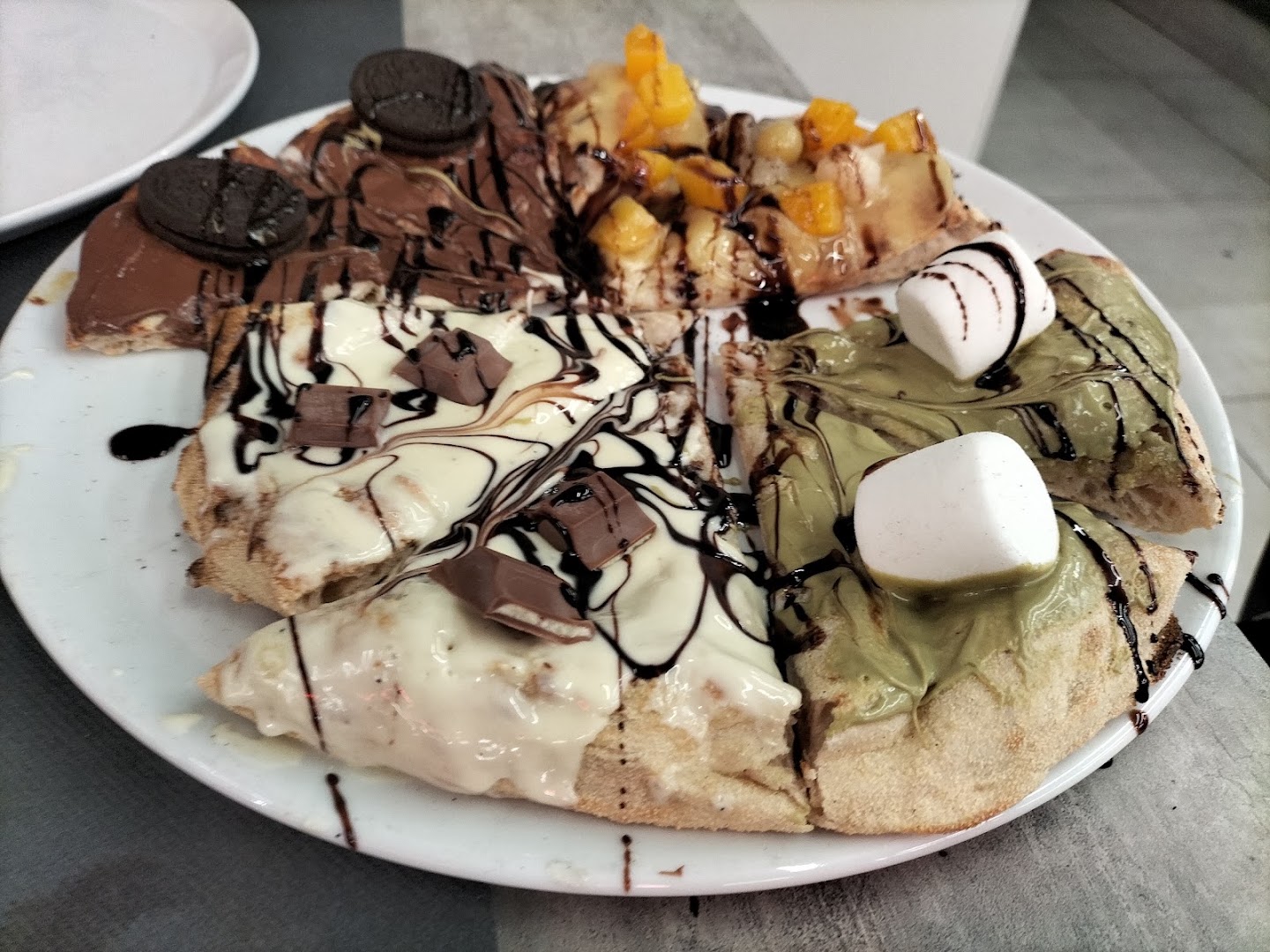 Boom - Pizza & Restaurant