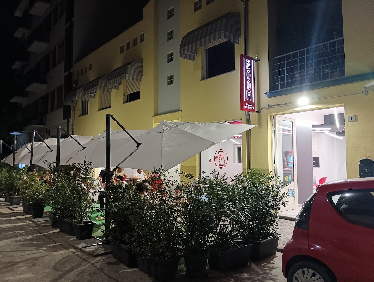 Boom - Pizza & Restaurant