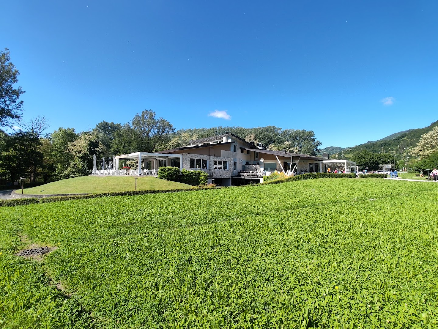 Borgo dei Cigni, Spinone al Lago