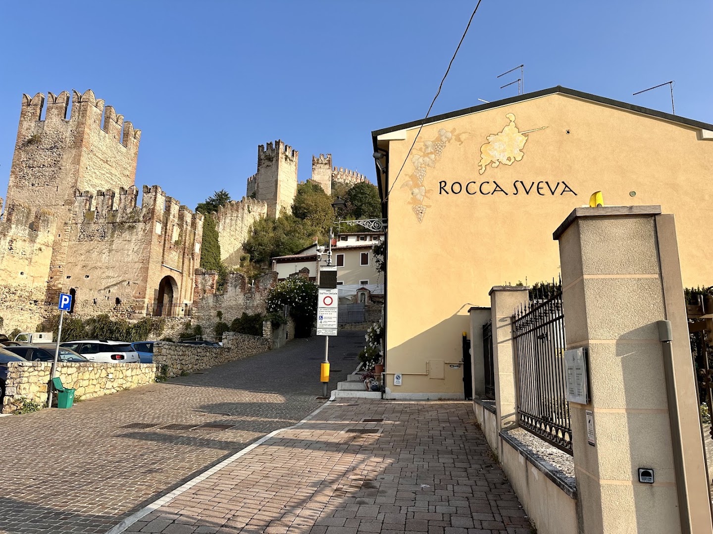 Borgo Rocca Sveva, Soave
