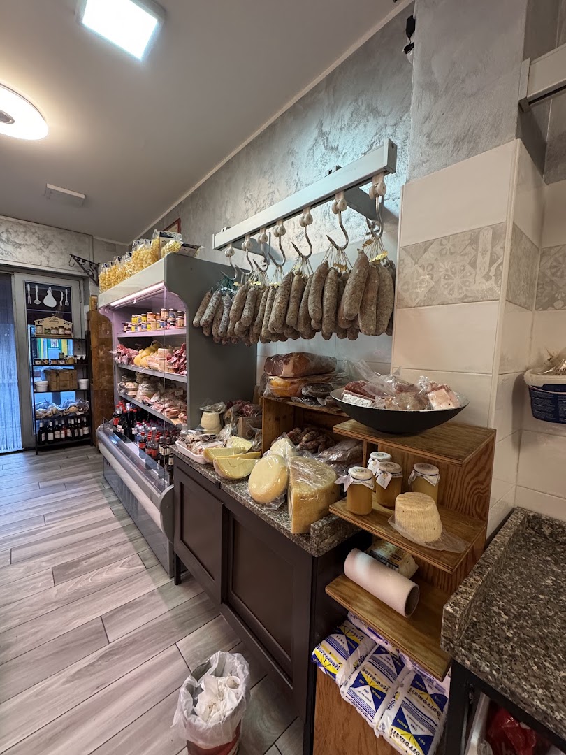 Bottega Della Carne Di Arcidiacono E Cavallaro specialità salsiccia al ceppo