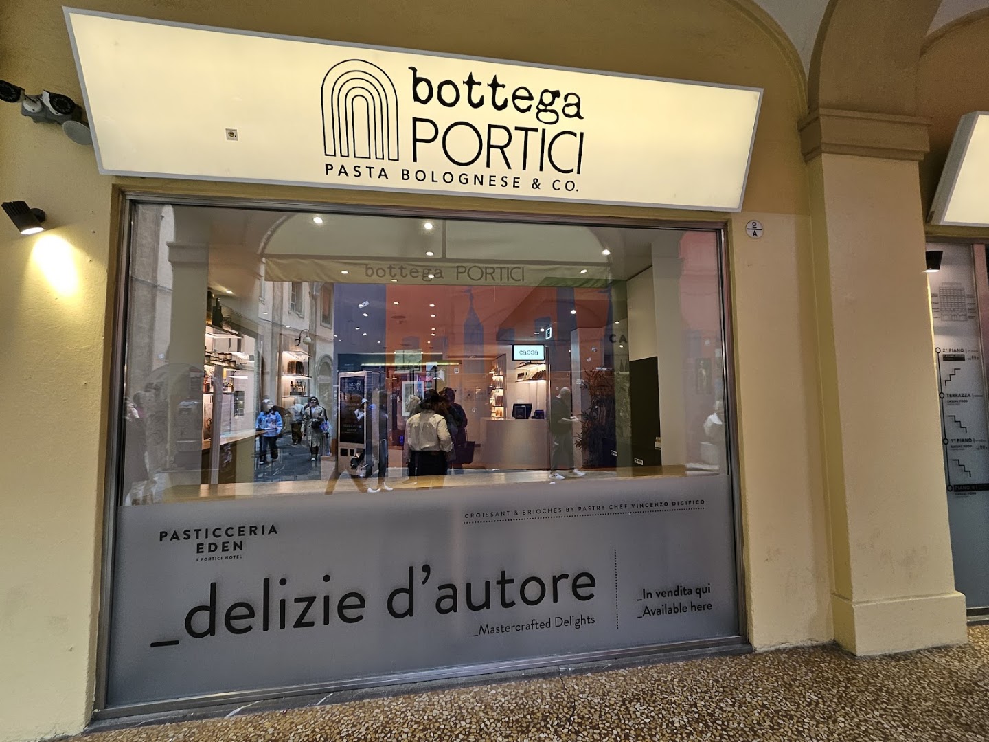 Bottega Portici - 2 Torri, Bologna