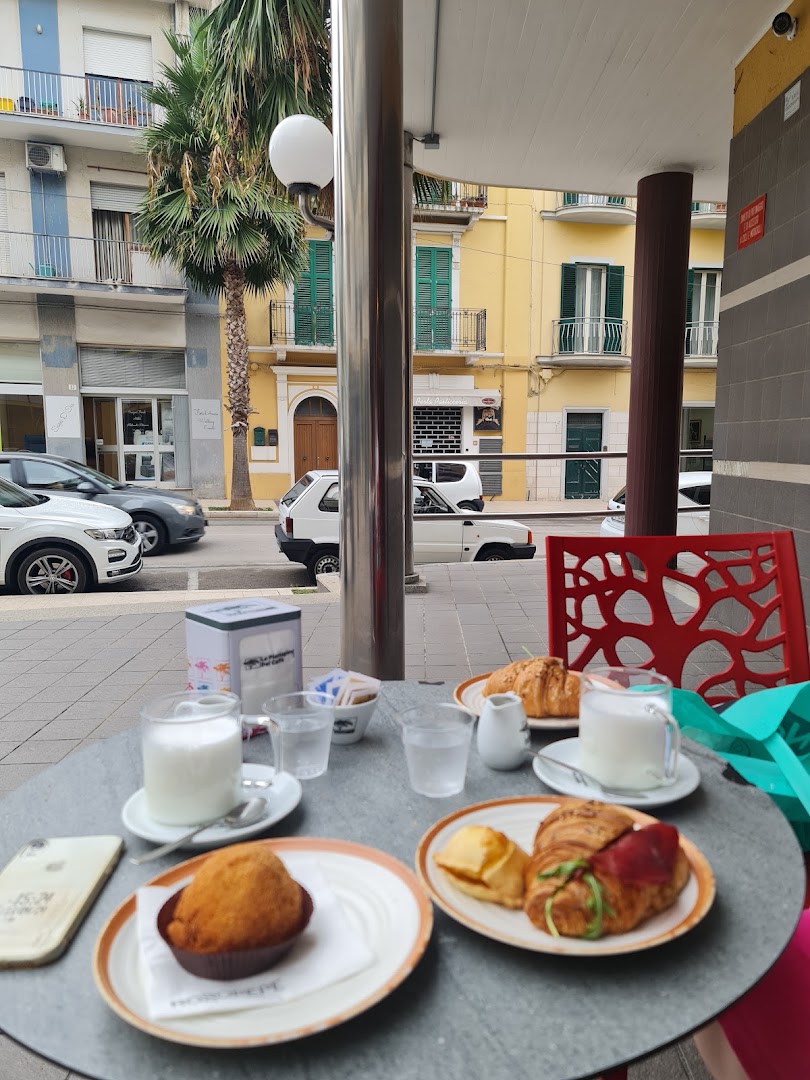 Bottega Rossopepe - Via della Libertà