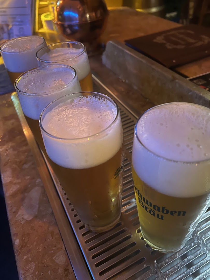 Bräustüberl München | Birreria, Cucina & Pizzeria