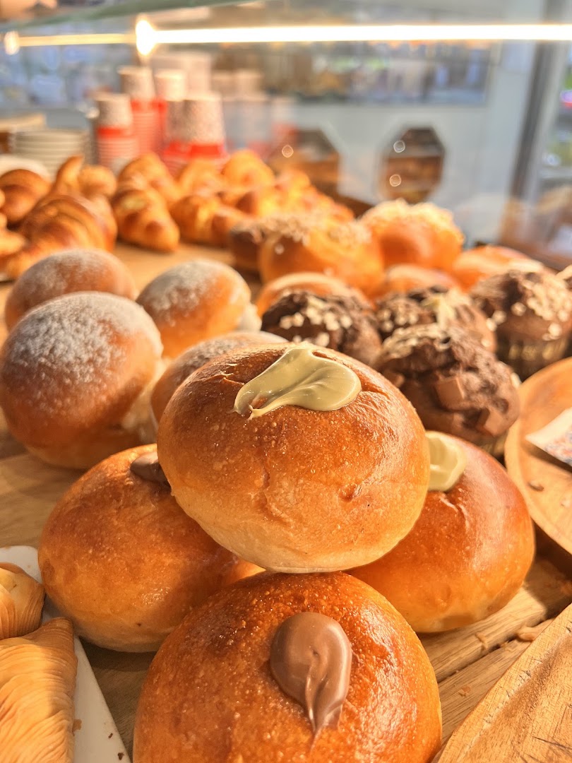 BREADDY BAKERY
