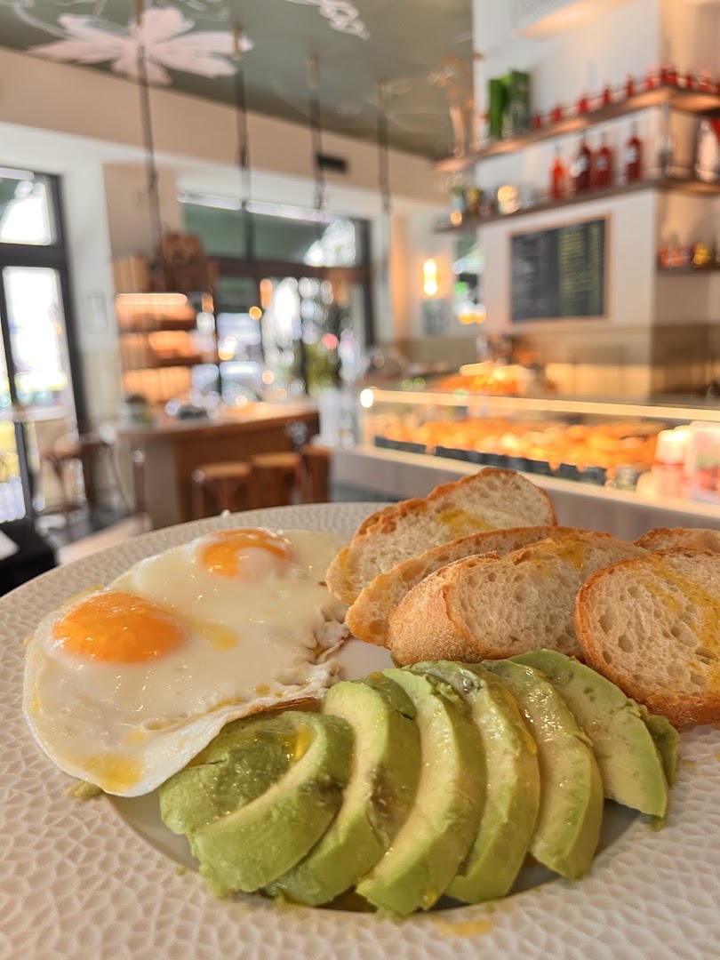 BREADDY BAKERY