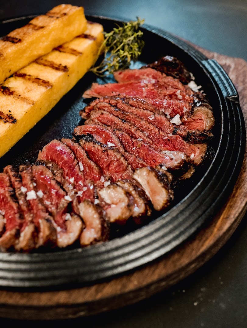 BRONZA CUERTA PUB & GRILL, Val Liona