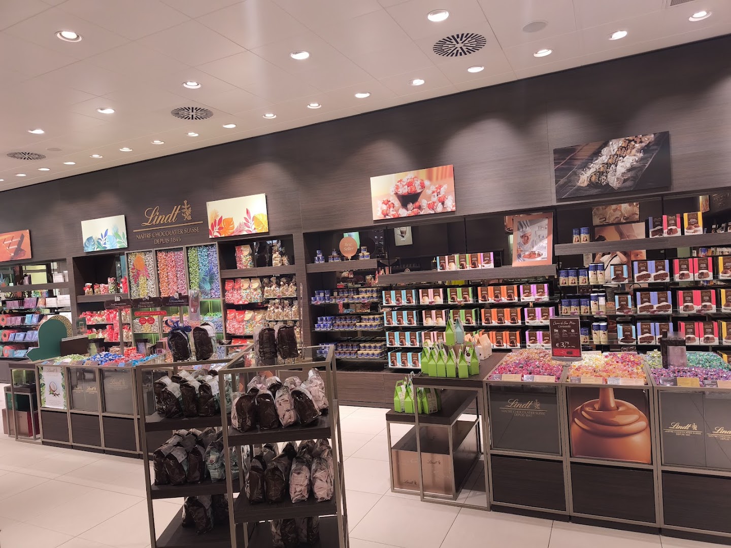 Brugnato 5Terre Outlet Village