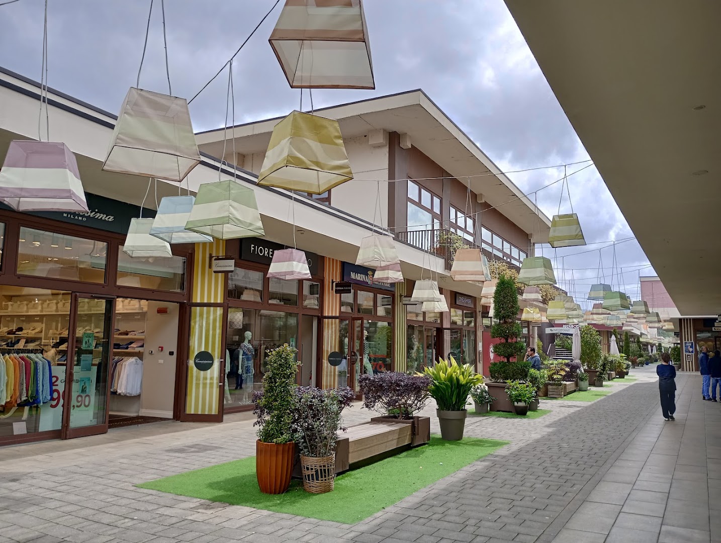 Brugnato 5Terre Outlet Village