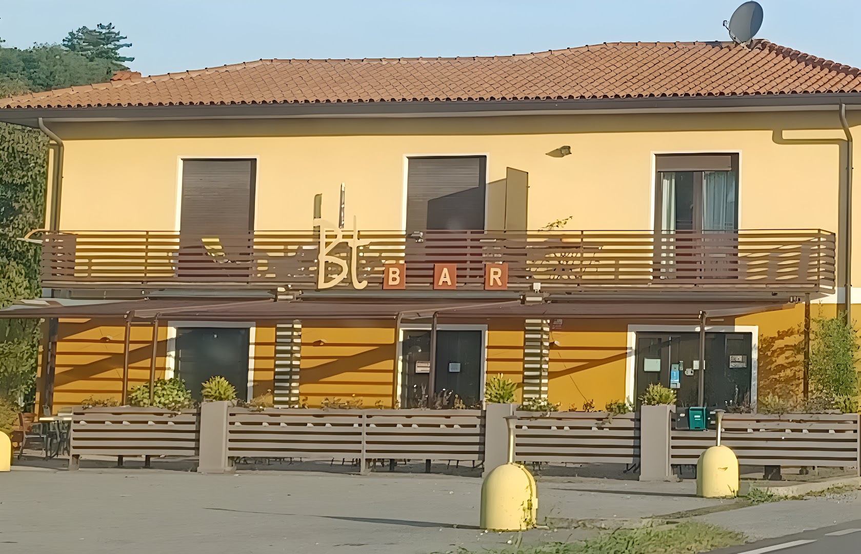 BT bar