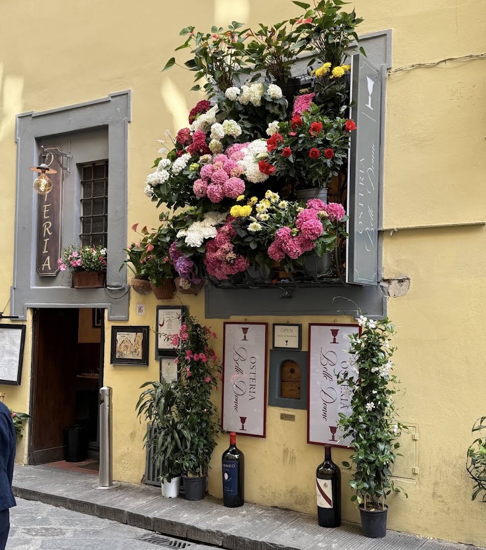 Buchetta del Vino Belle Donne | Historic Wine Window