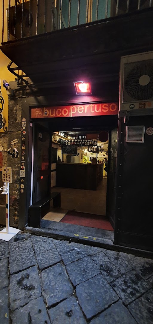 Bucopertuso - Public House