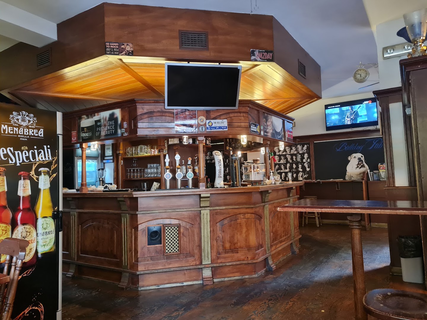 Bulldog Pub