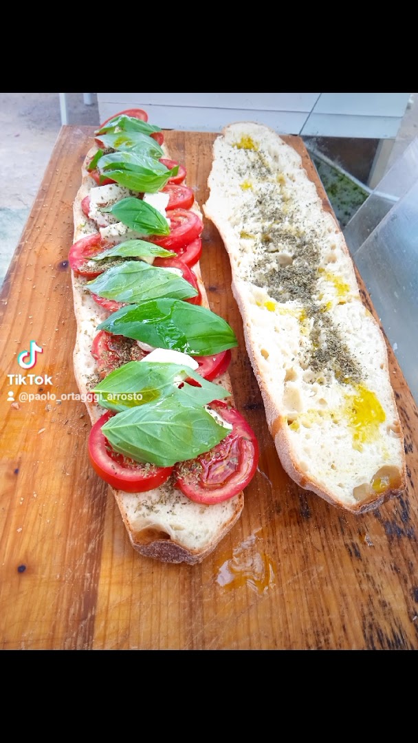 Burgaretta Ortaggi Arrosto.Food. Pane Cunzato.TaglieriRurali. Bruschette. Pagnotte siciliane farcite.Braceria.