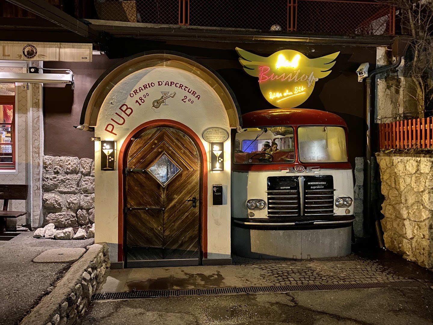 Busstop Pub