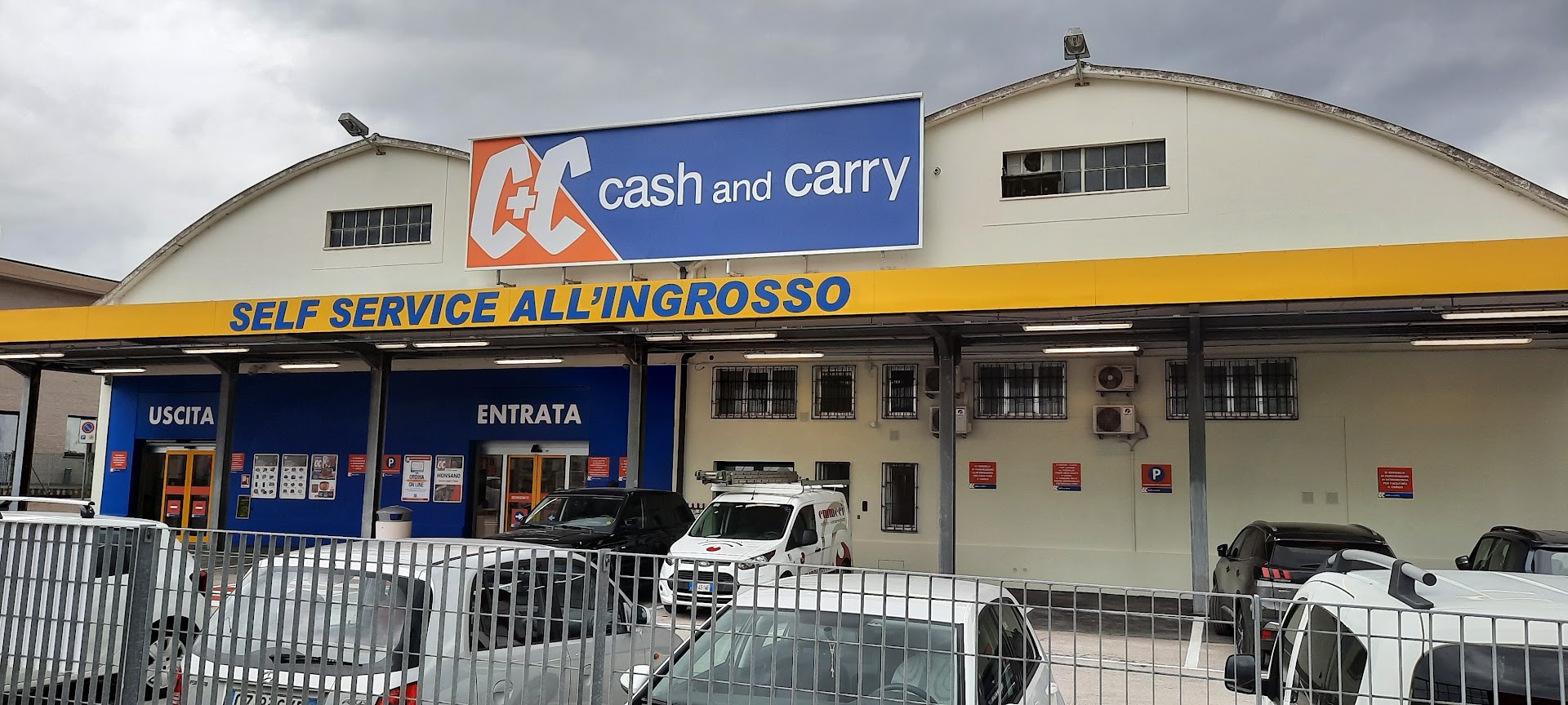 C+C Cash and Carry - Arca Monsano, Monsano