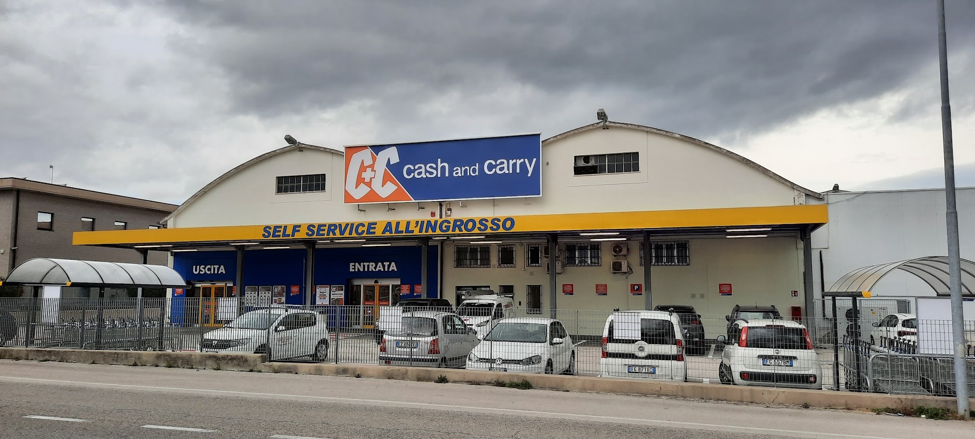 C+C Cash and Carry - Arca Monsano