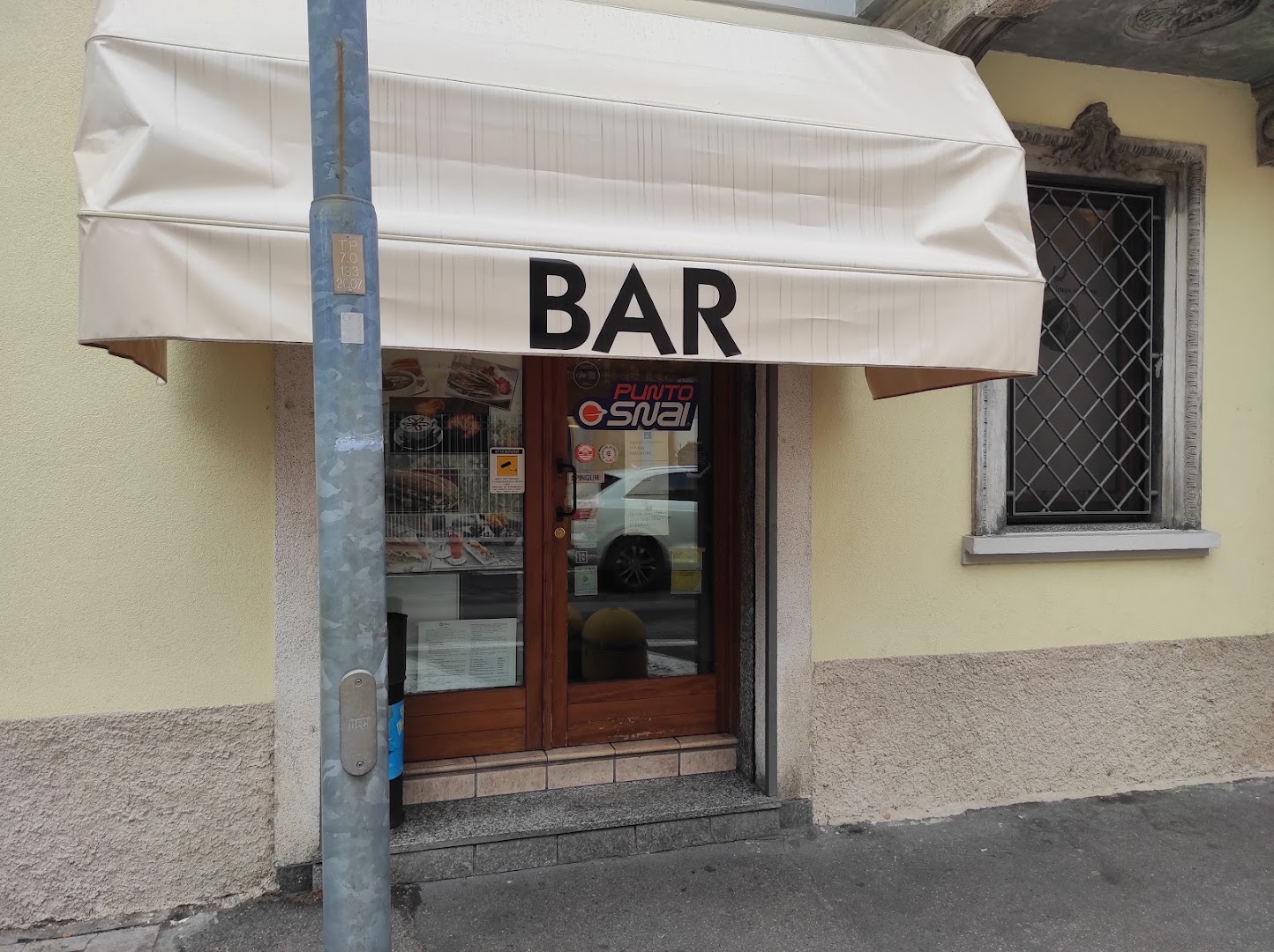 Caesar's Bar