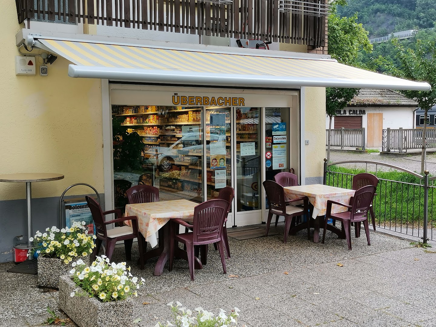 Café Bäckerei Konditorei Überbacher
