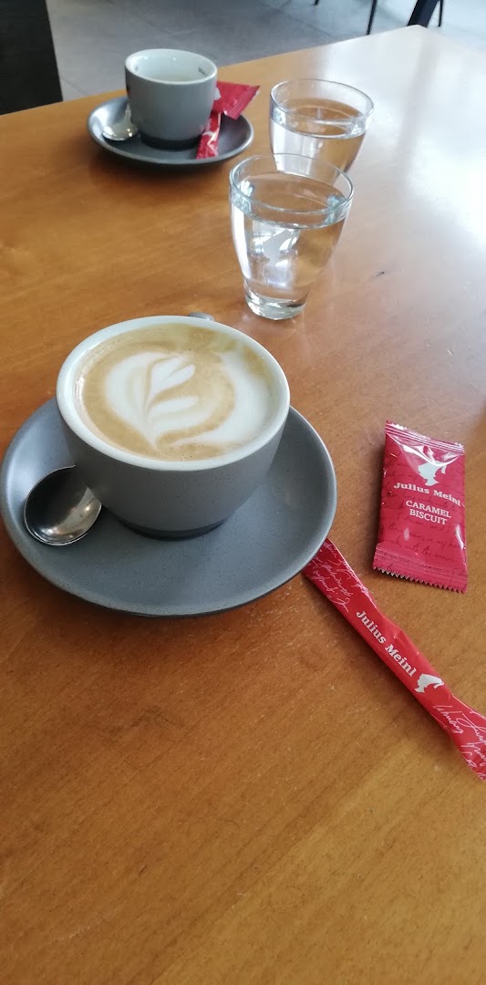 Café Bistro Capuccino