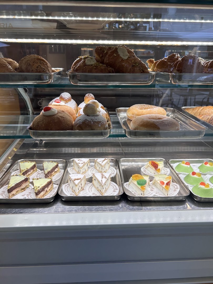 Cafè Latino di Vincenzo Stira