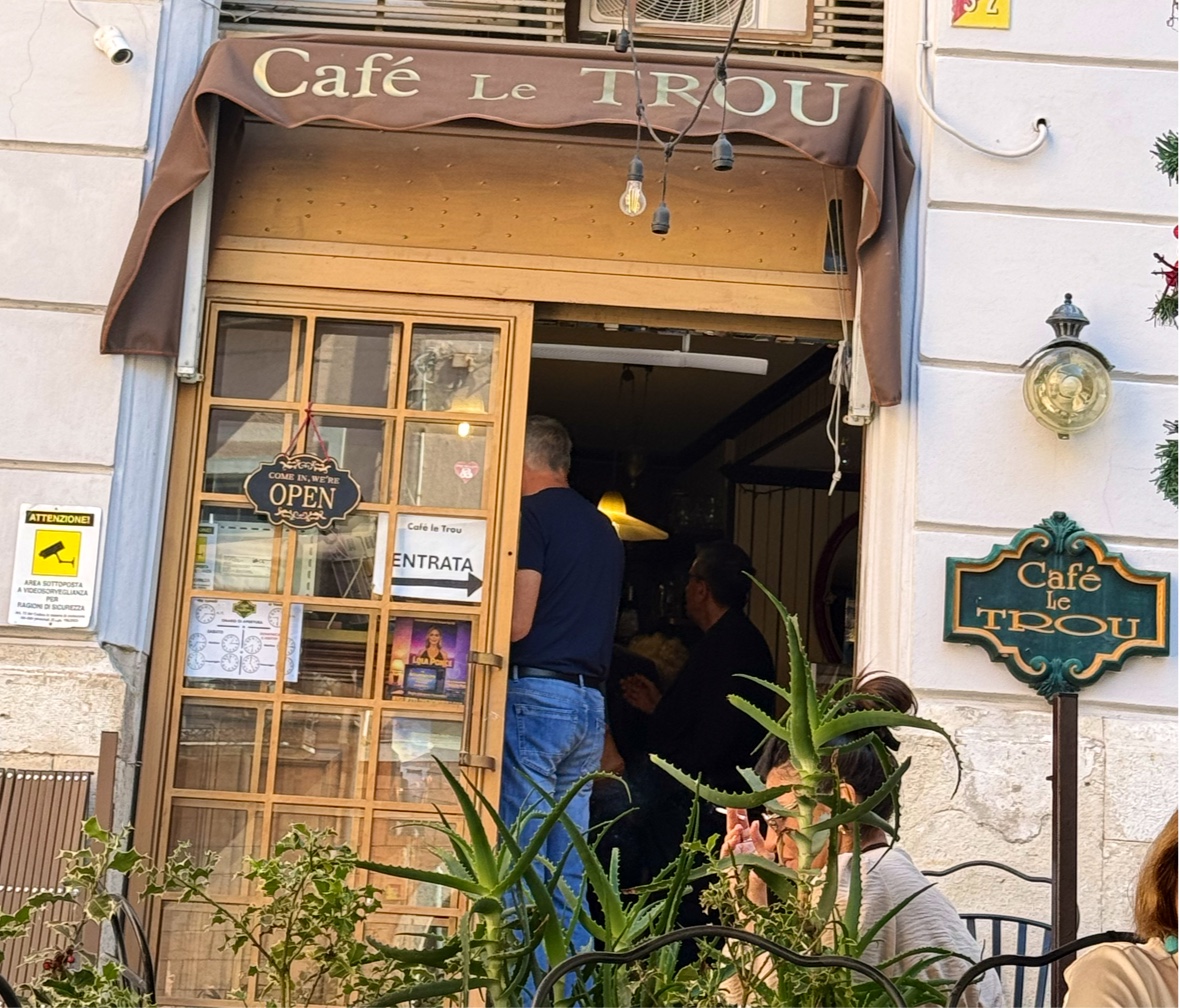 Cafè Le Trou