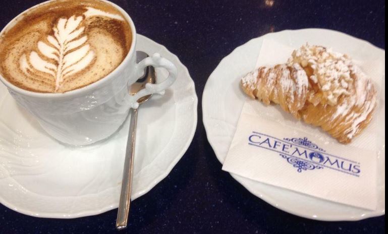 Cafe' Momus
