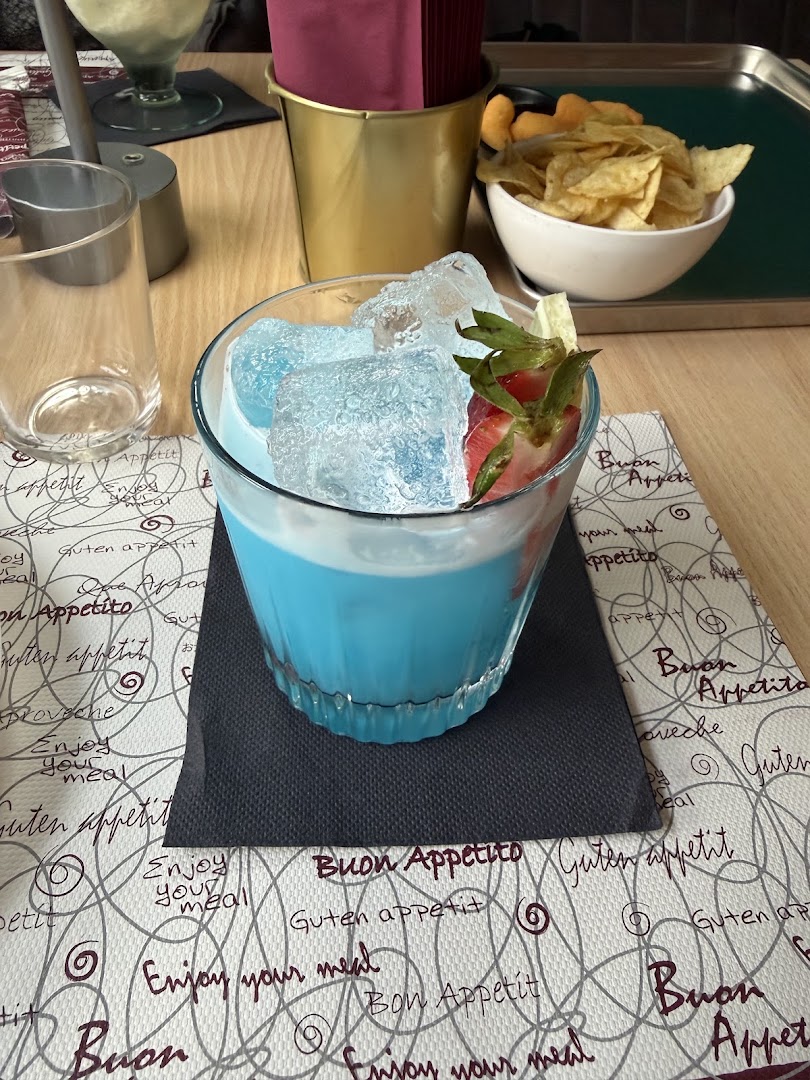 Café Noir - Food & Drink
