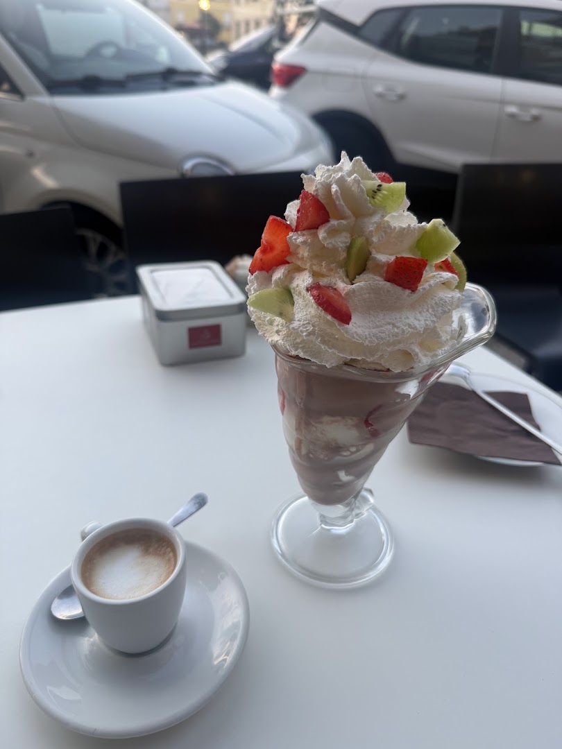 Café Noir Lounge Bar Gelateria Artigianale