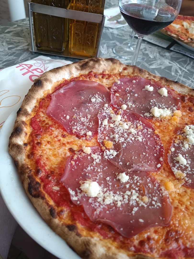 Café Nol ~ pub & pizzeria