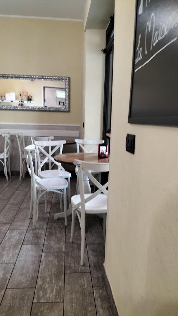 Cafe' Patisserie "La Maison"