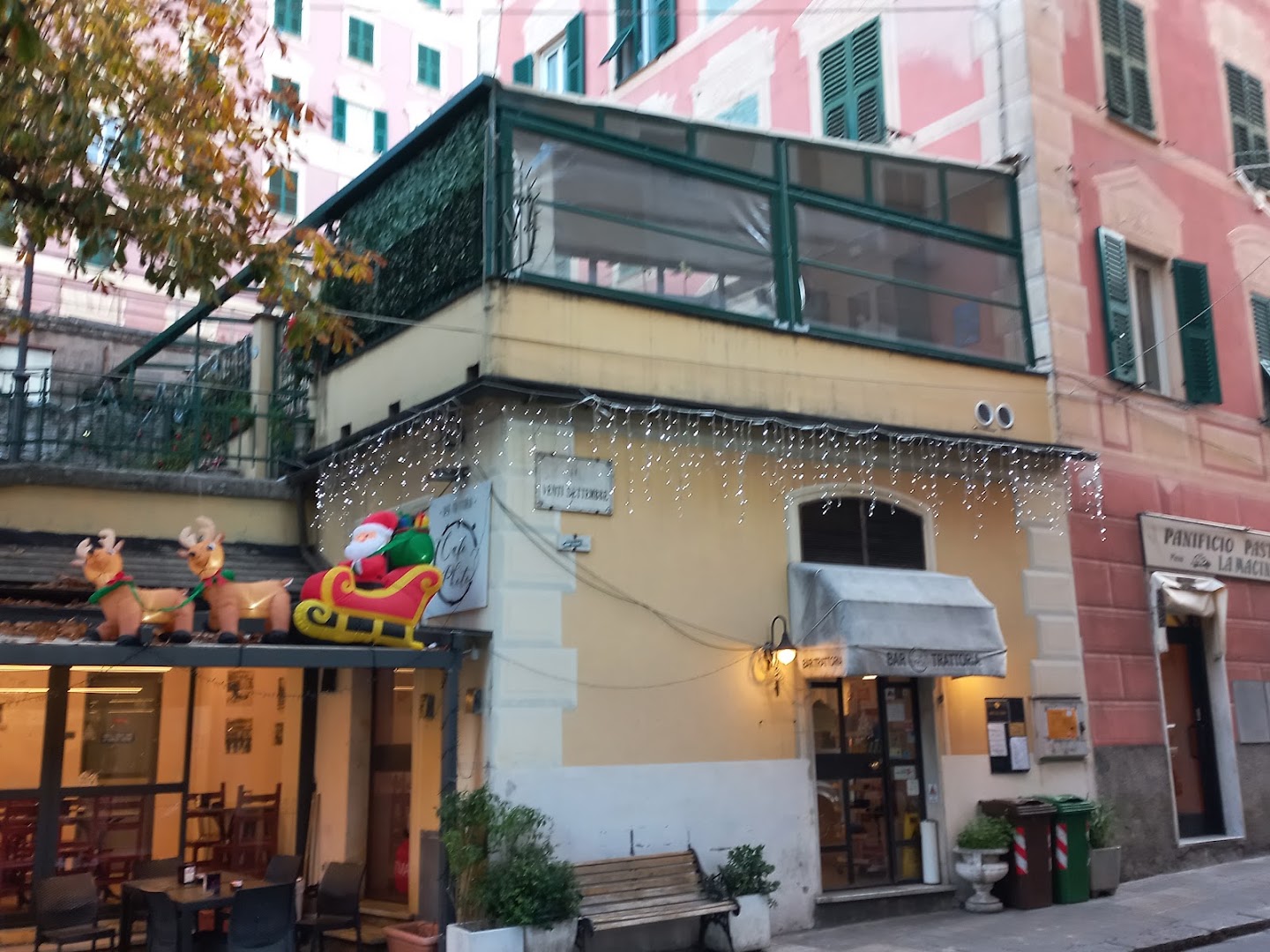 Cafe Photo