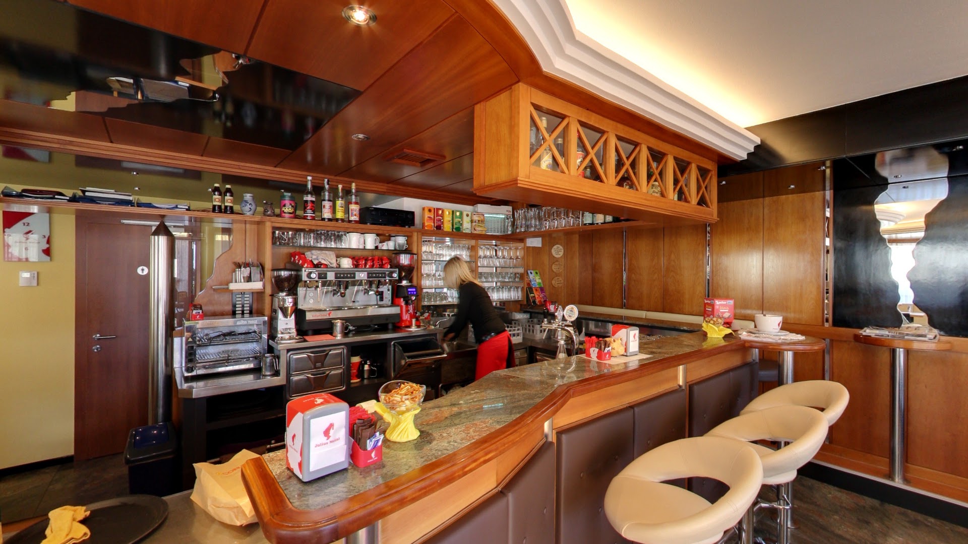 Cafe' Tiffany