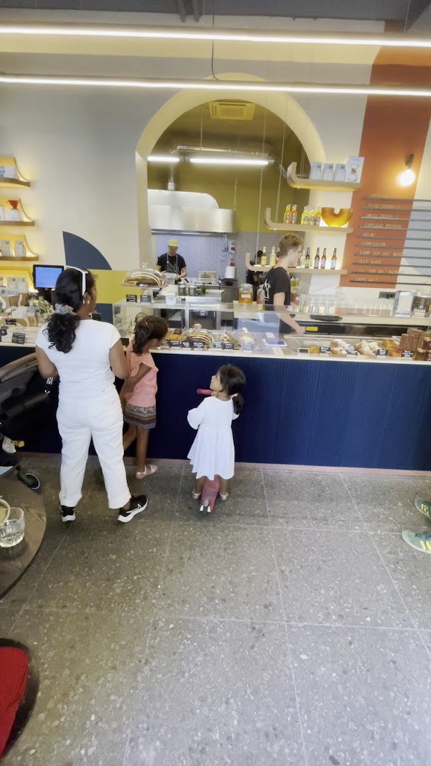 Cafezal Brunch & Specialty Coffee Hub