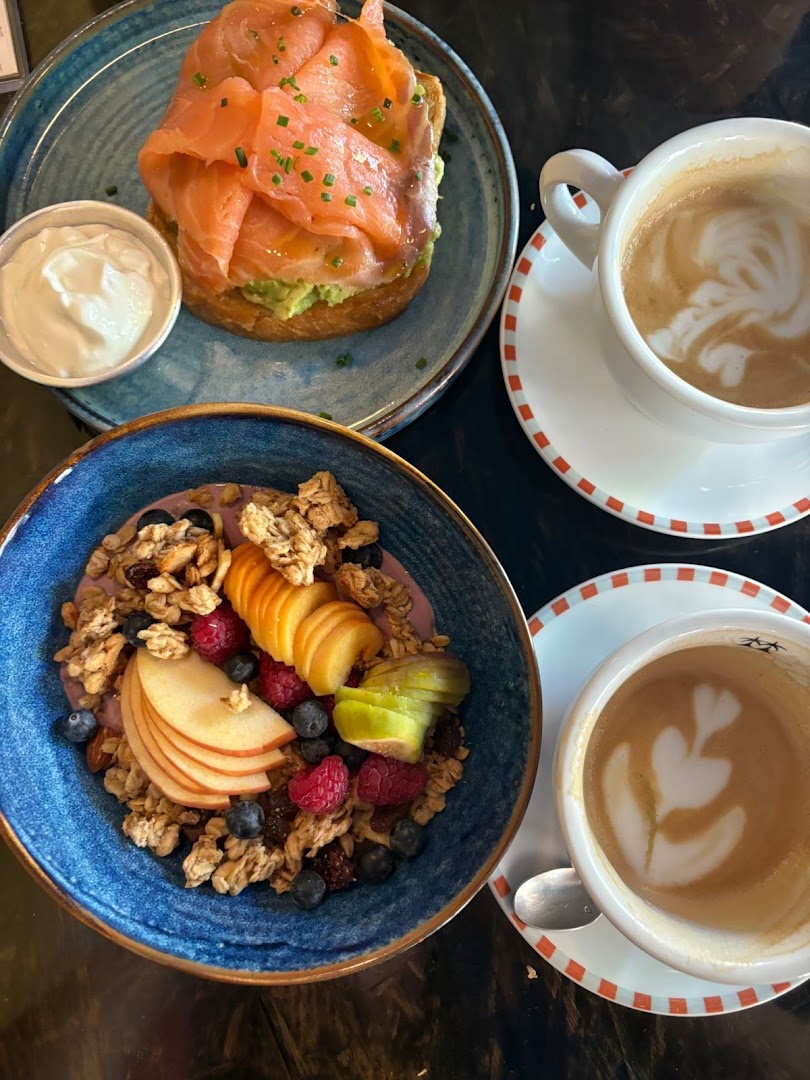 Cafezal Brunch & Specialty Coffee Hub