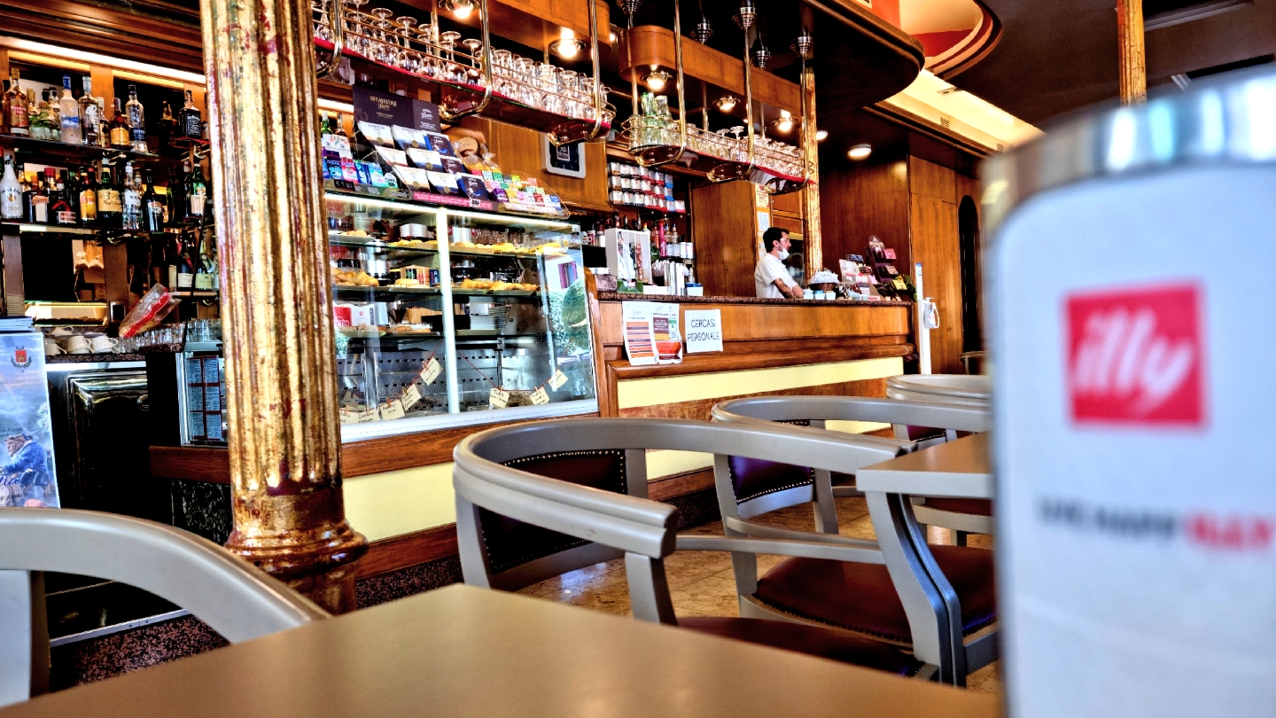 Caffè ai portici, Verbania