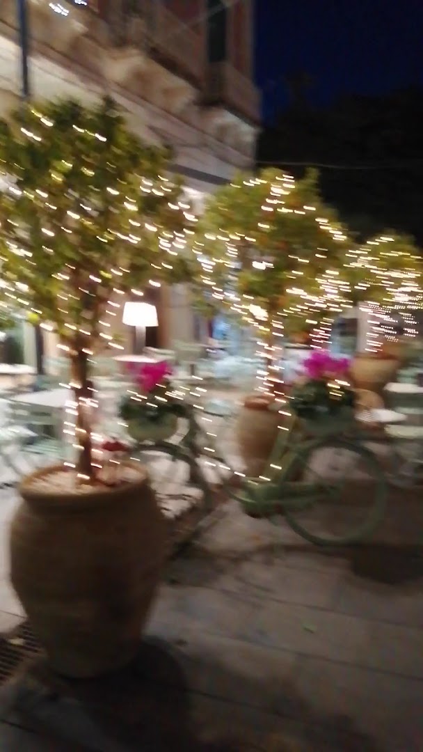 Caffe' Apollo