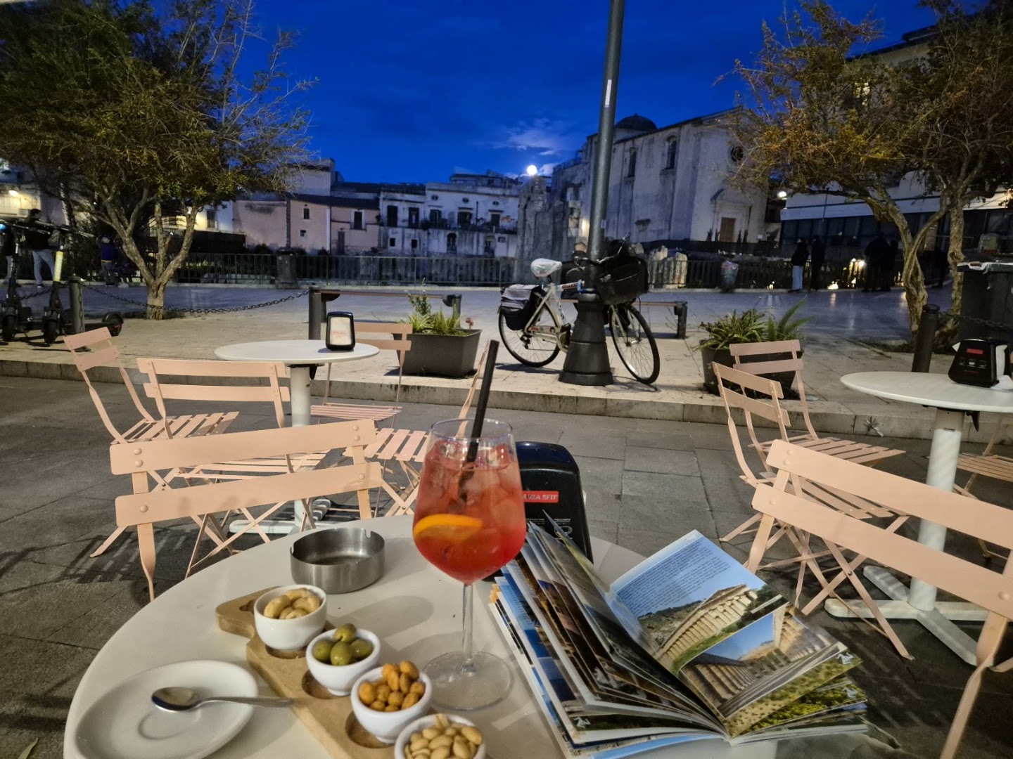 Caffe' Apollo