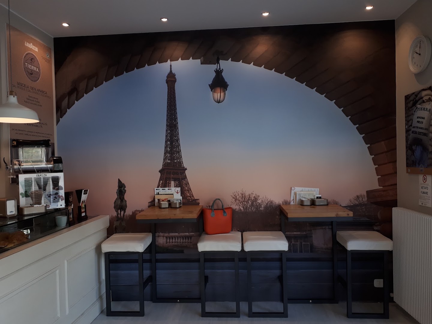 Caffe Belle Epoque