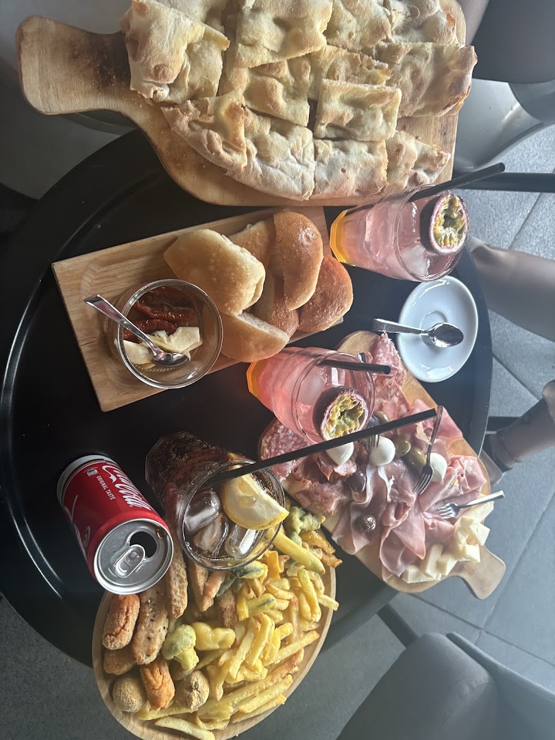 Caffè Carones