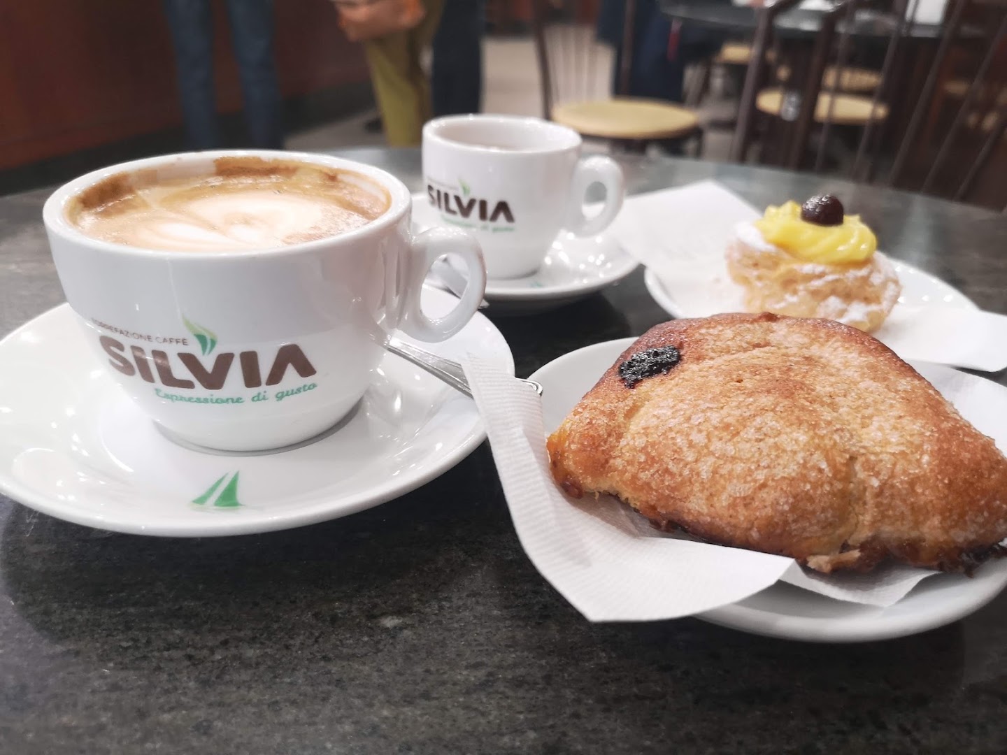Caffè del Teatro: Pasticceria Napoletana