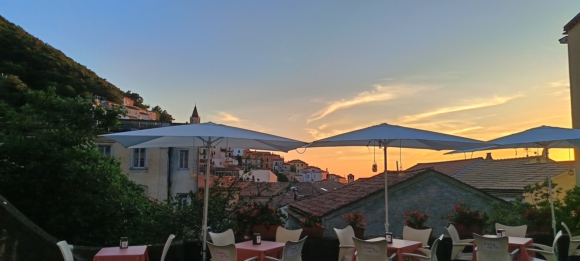 Caffe' E Dolcezze Di Laprea